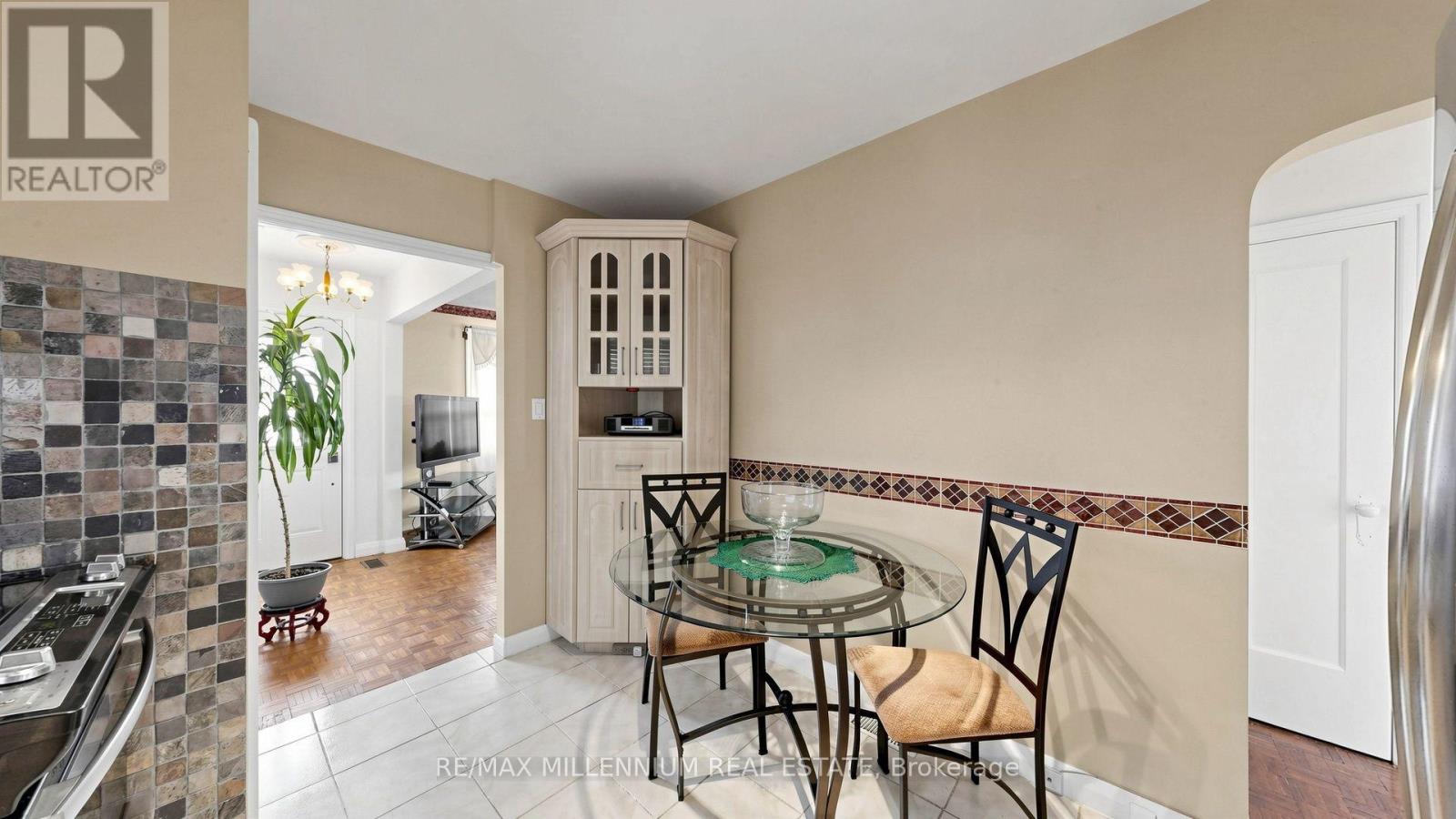 1159 Woodbine Avenue, Toronto, ON photo 18