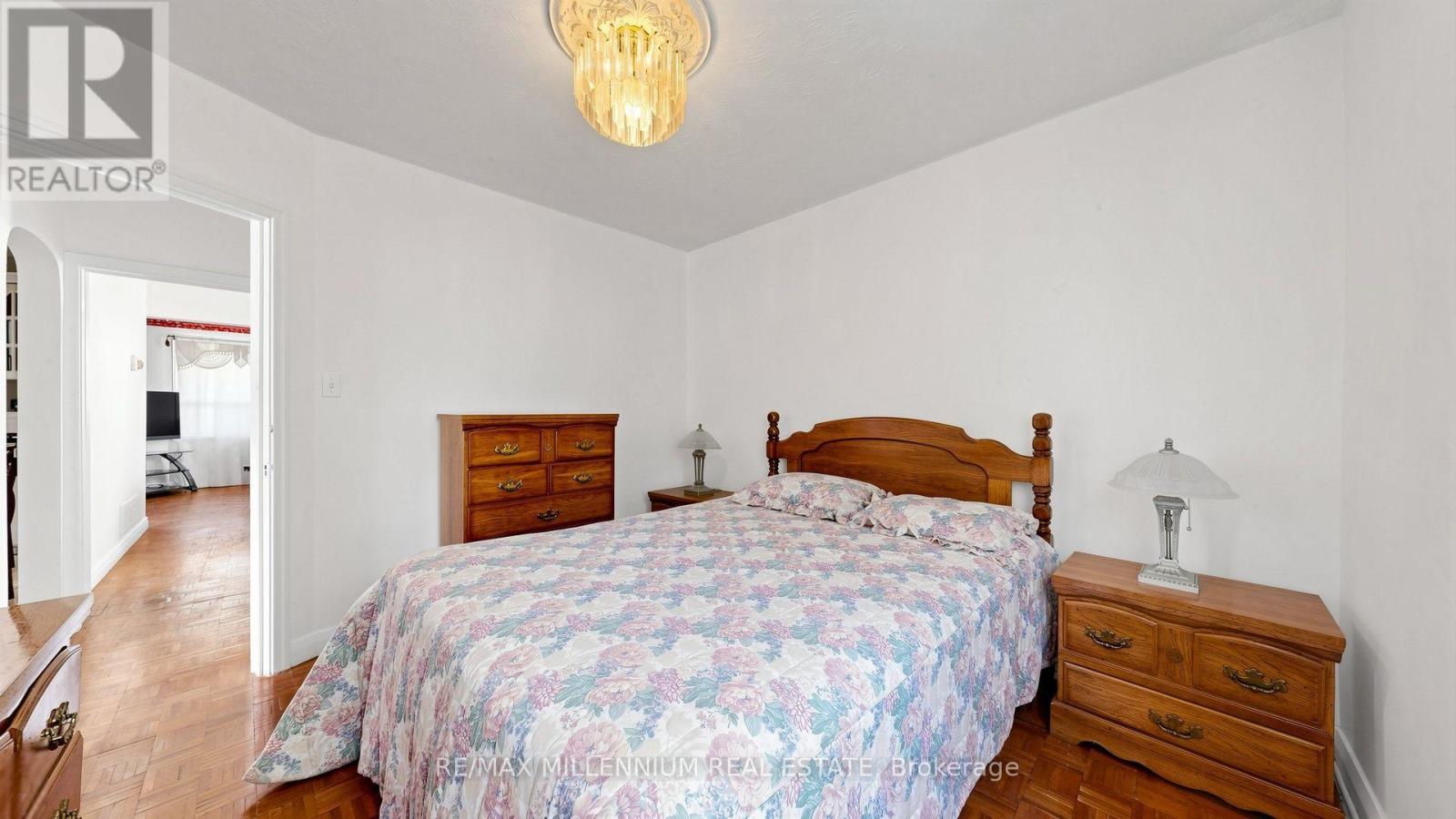 1159 Woodbine Avenue, Toronto, ON photo 24