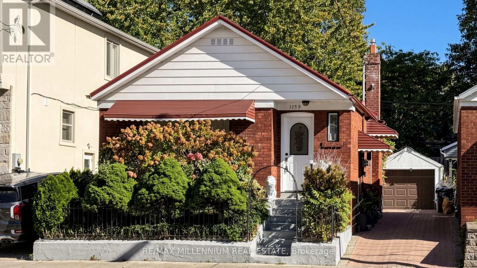 1159 Woodbine Avenue, Toronto, ON photo 3