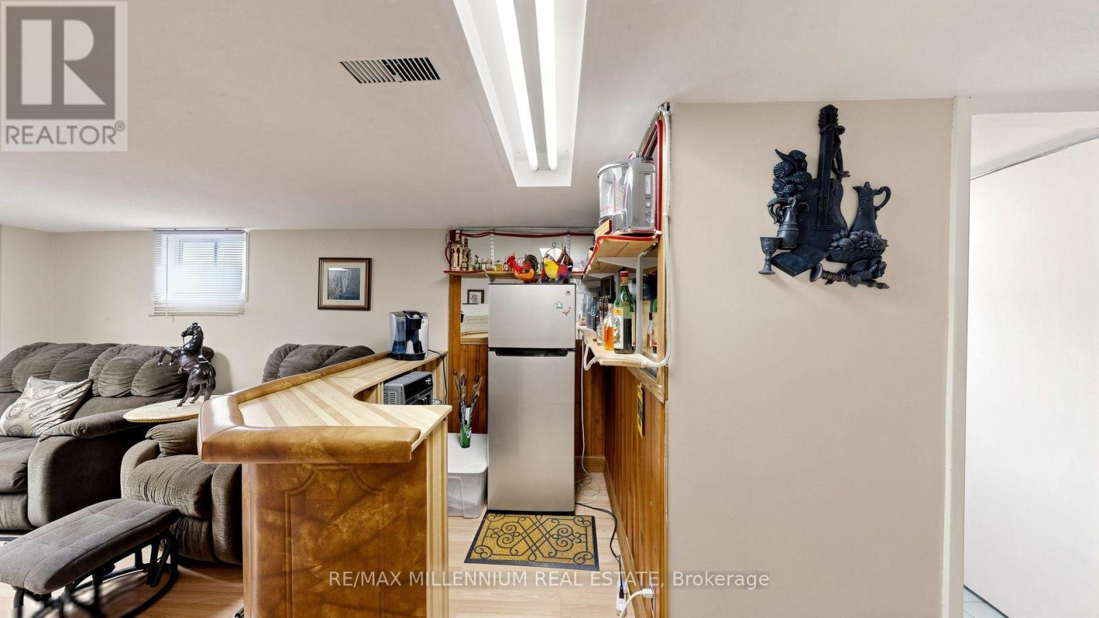 1159 WOODBINE AVENUE - 32
