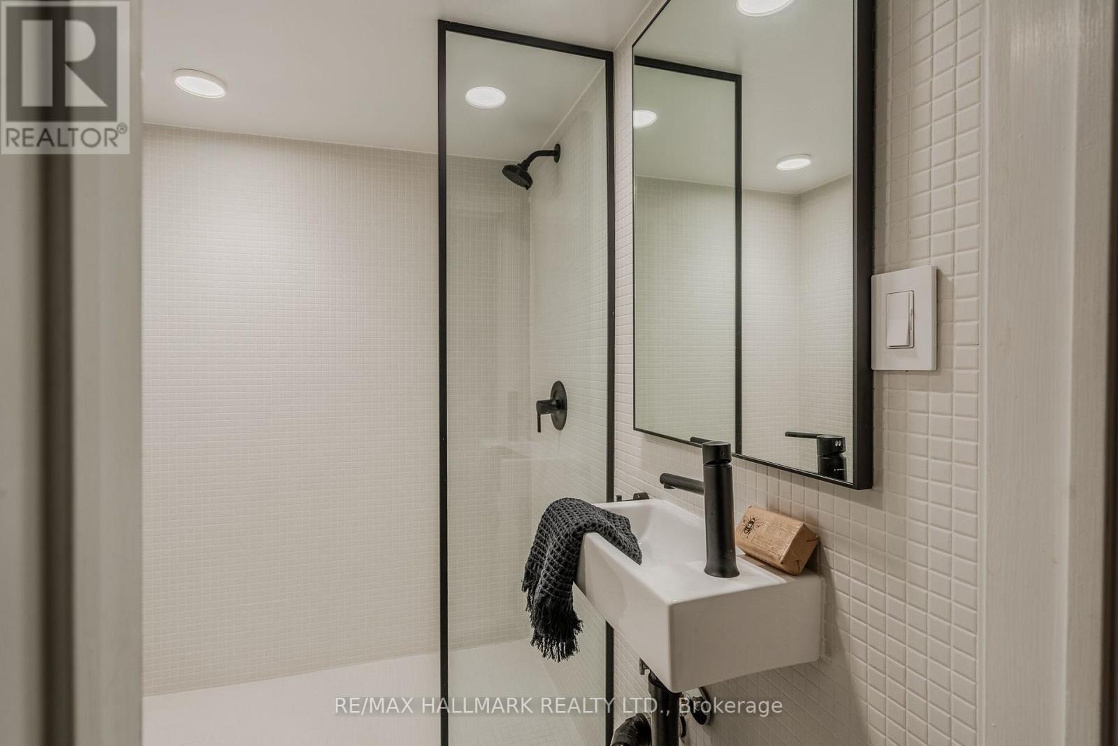 9 Prust Avenue, Toronto, ON photo 25