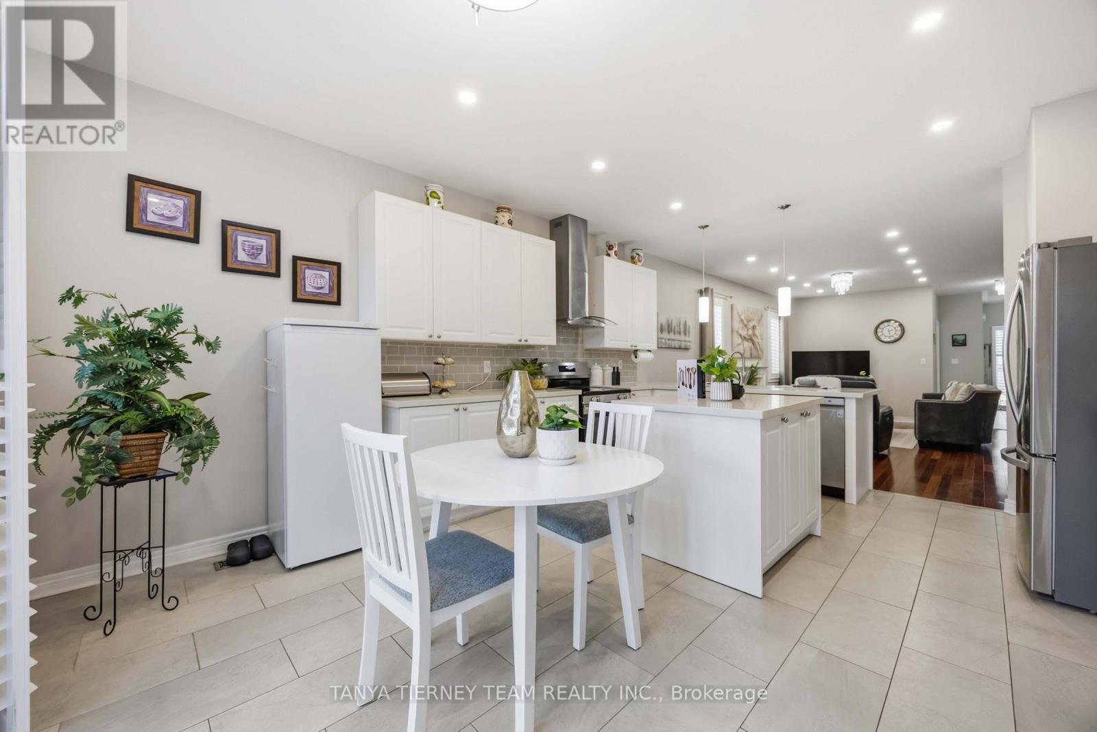 47 Mikayla Crescent, Whitby, ON photo 24
