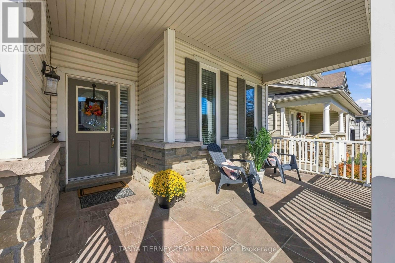 47 Mikayla Crescent, Whitby, ON photo 4