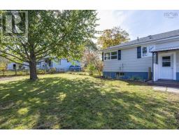 Porch - 148 Maple Avenue, Berwick, NS B0P1E0 Photo 7