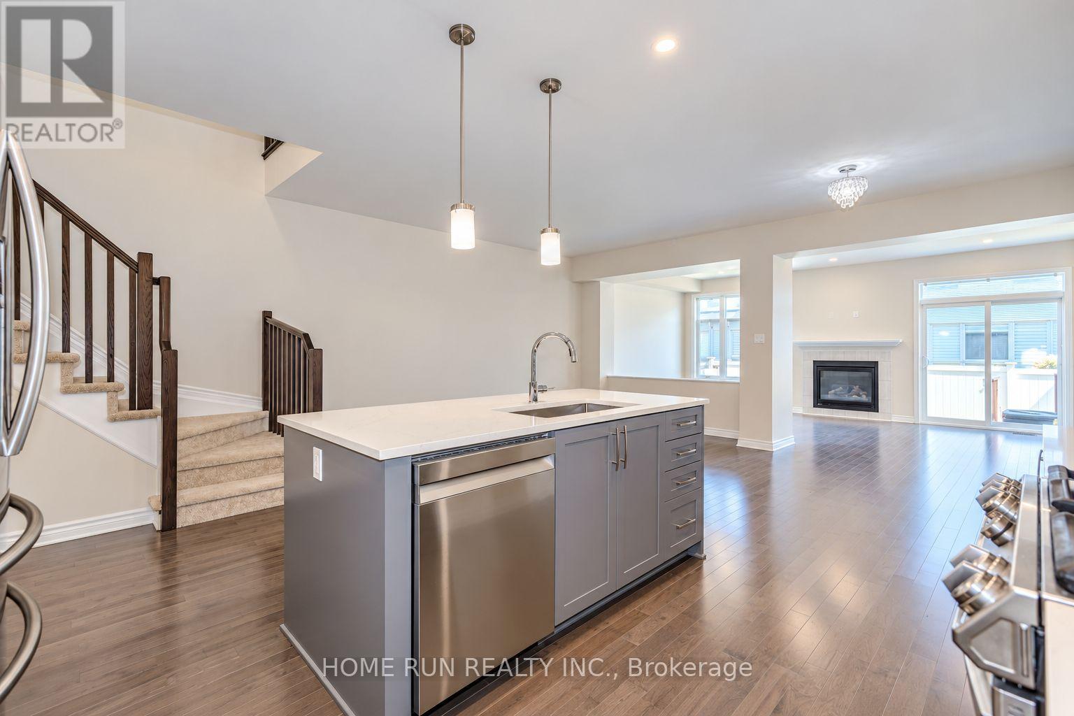 3 Bed, 3 Bath Townhouse for Sale in Ottawa – 785 CAIRN CRESCENT, Ottawa – MLS# X14101404 - Image 12
