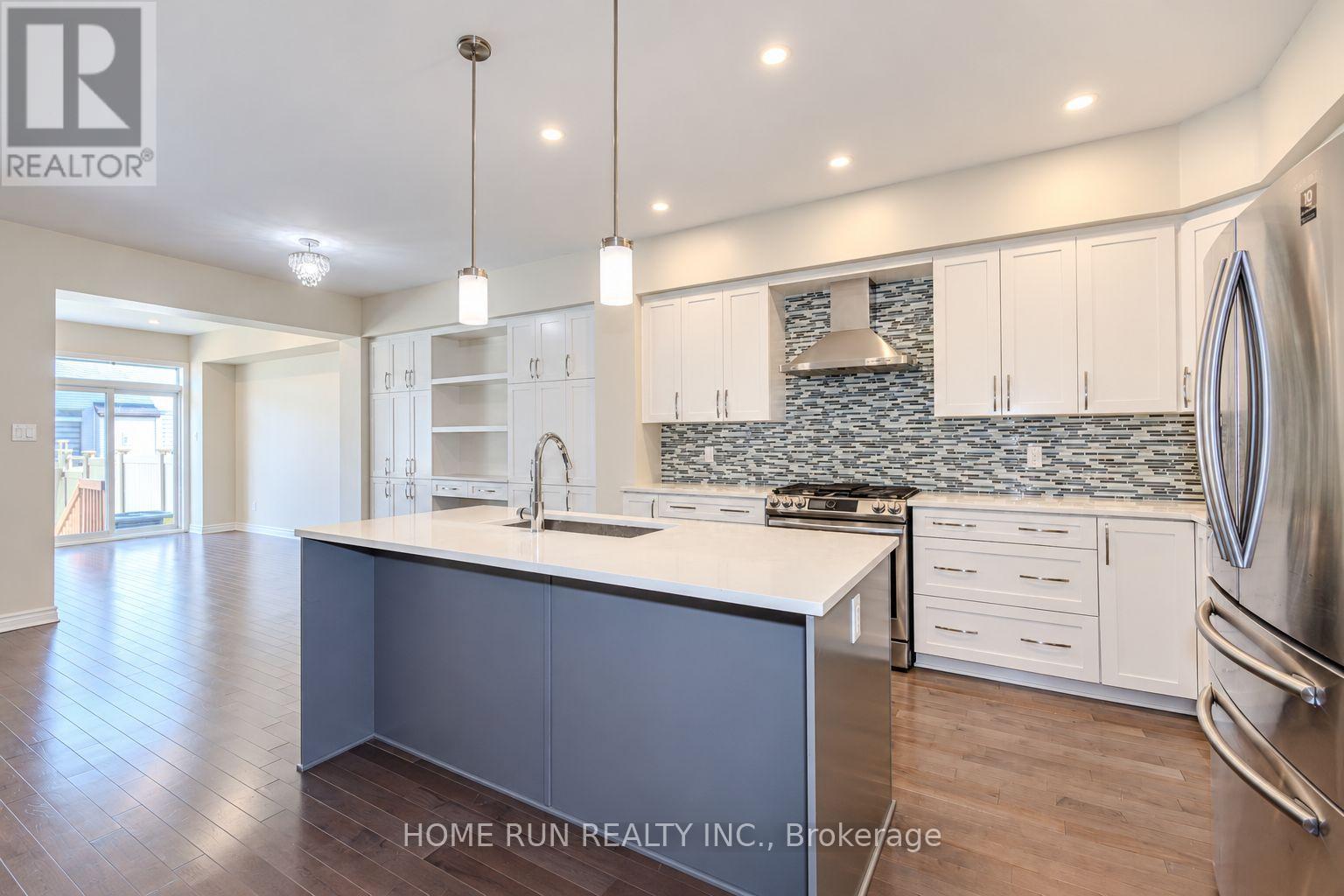 3 Bed, 3 Bath Townhouse for Sale in Ottawa – 785 CAIRN CRESCENT, Ottawa – MLS# X14101404 - Image 8