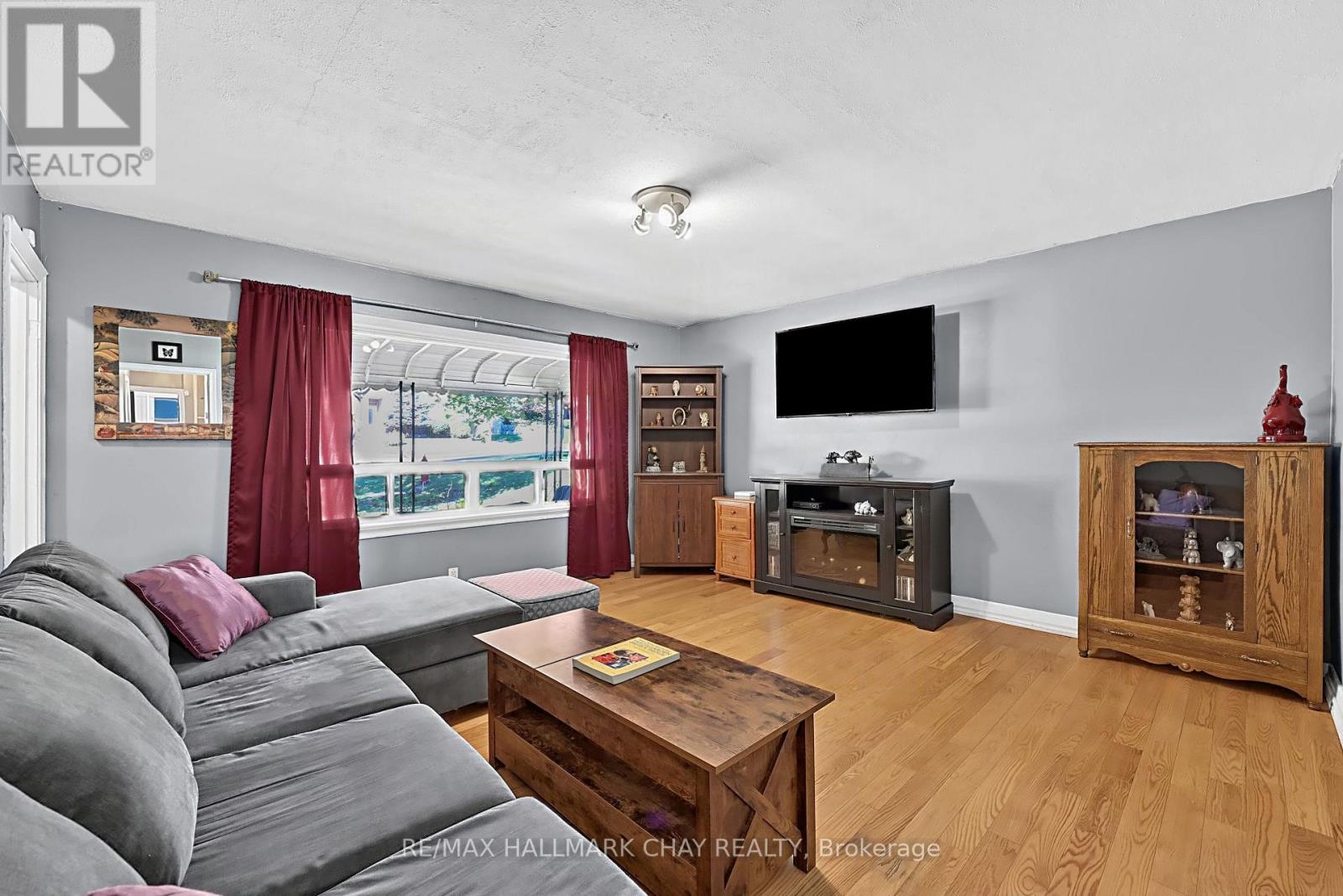 90 Roxborough Road, Newmarket, ON photo 8