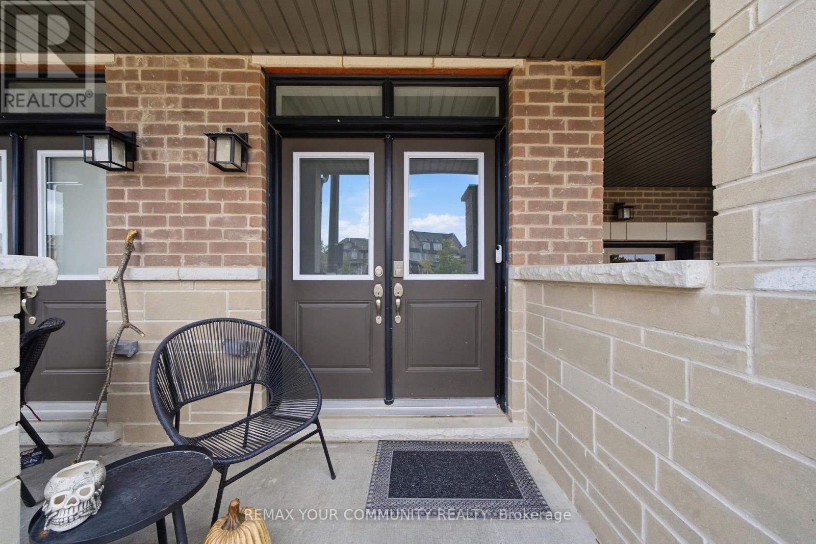 104 Holyrood Crescent, Vaughan, ON photo 5