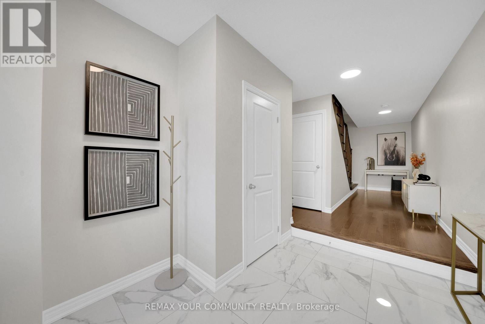 104 Holyrood Crescent, Vaughan, ON photo 7