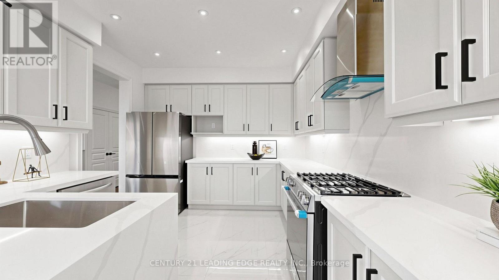 7 Philips Lake Court, Richmond Hill, ON photo 12