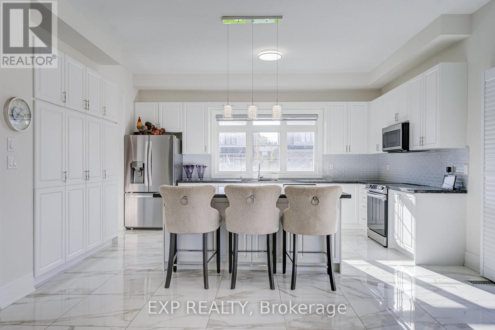 2 Pietrowski Drive, Georgina, ON photo 13