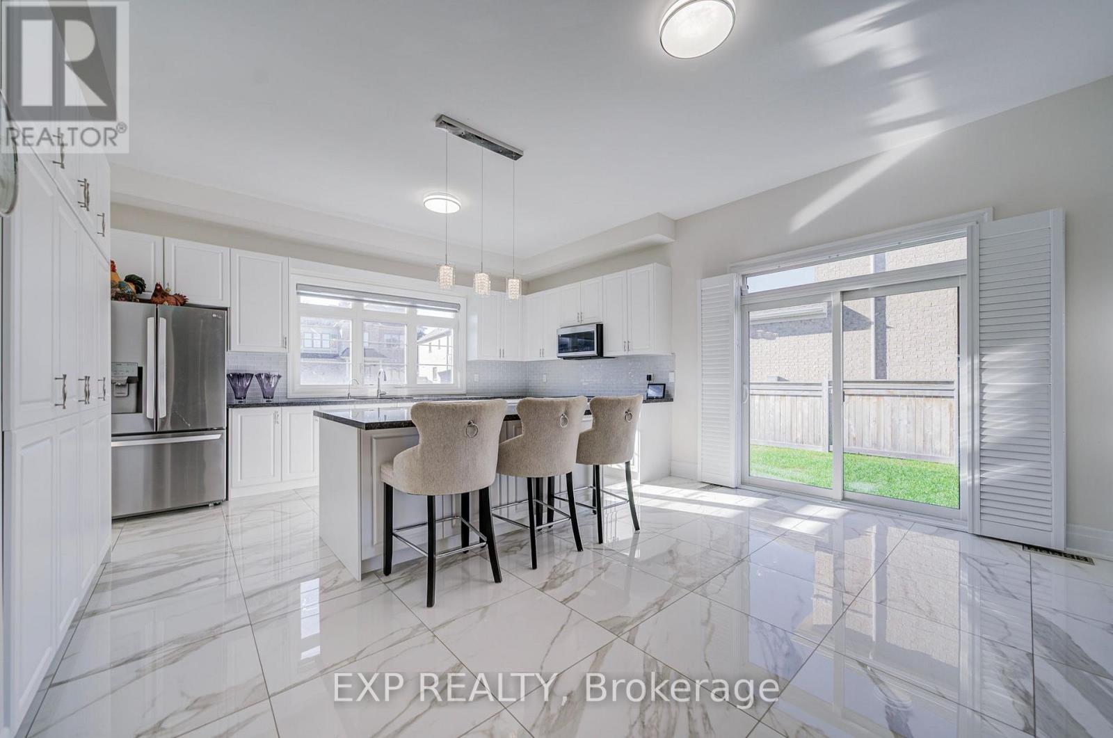 2 Pietrowski Drive, Georgina, ON photo 15