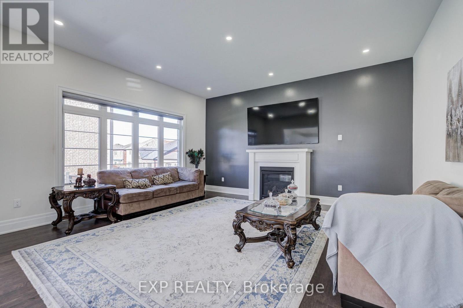 2 Pietrowski Drive, Georgina, ON photo 17