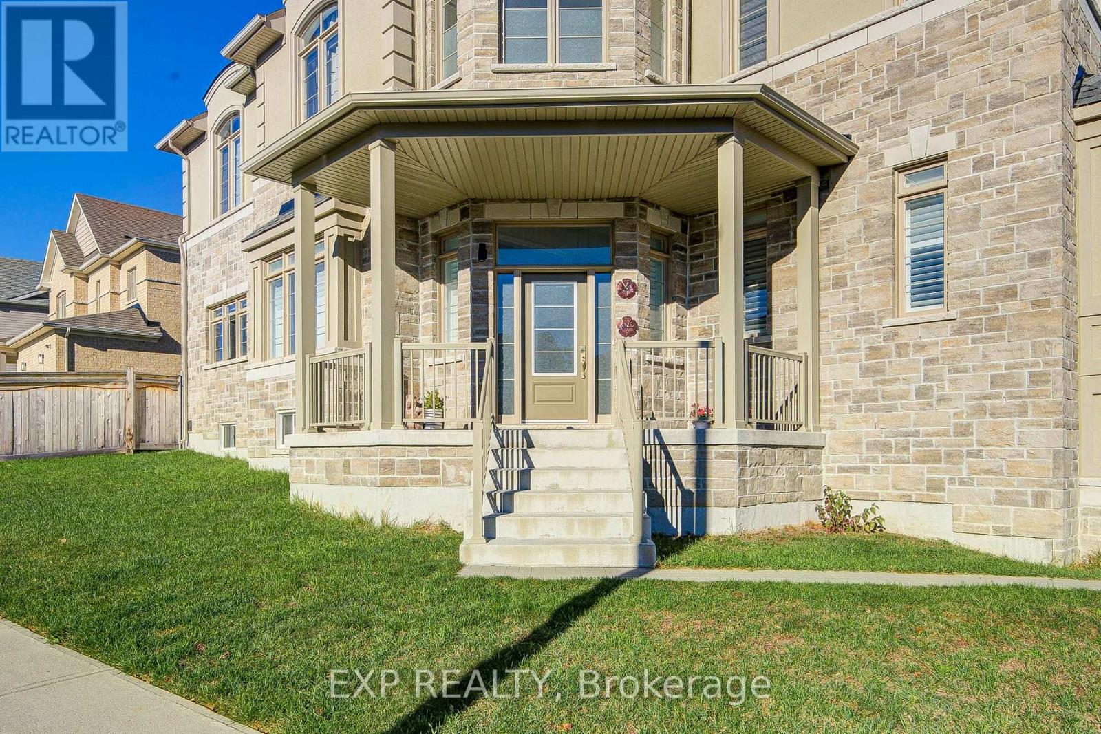 2 Pietrowski Drive, Georgina, ON photo 2