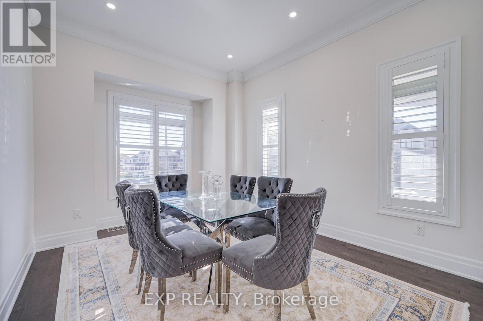 2 Pietrowski Drive, Georgina, ON photo 7
