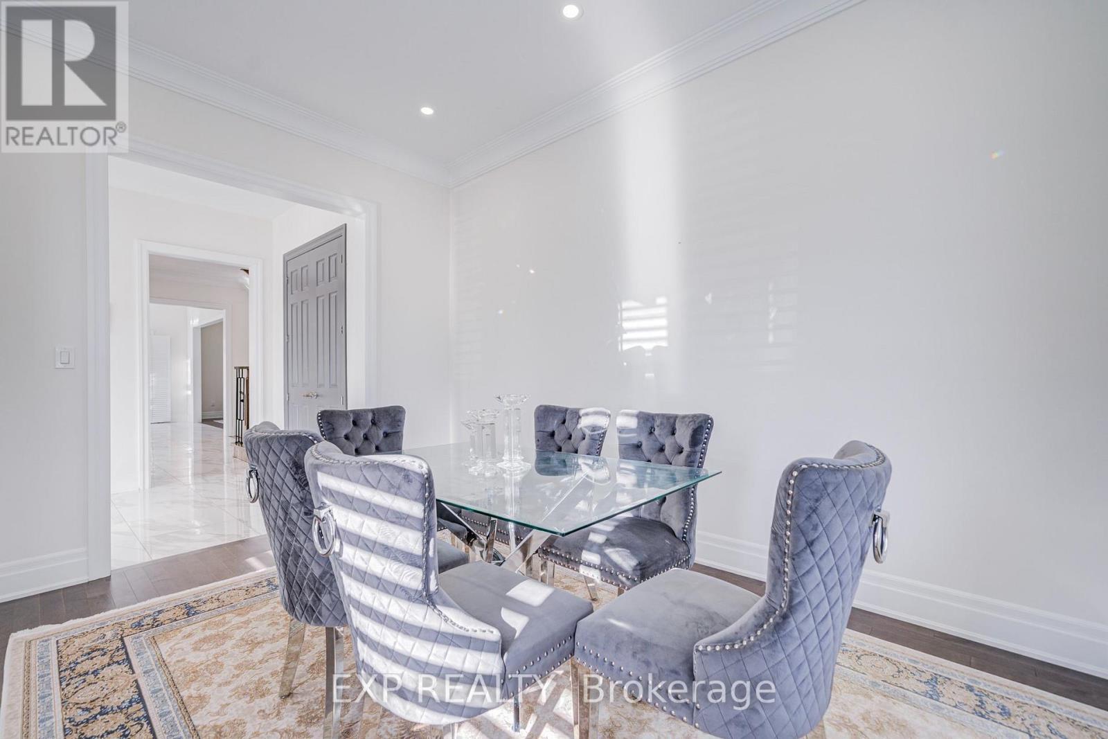 2 Pietrowski Drive, Georgina, ON photo 8