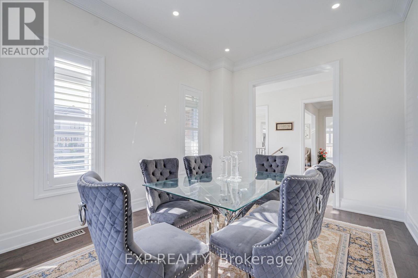 2 Pietrowski Drive, Georgina, ON photo 9