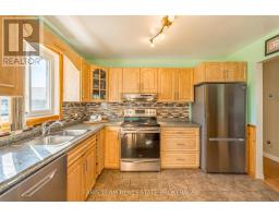 Living room - 163 Shannon Street, Orillia, ON L3V7B6 Photo 6