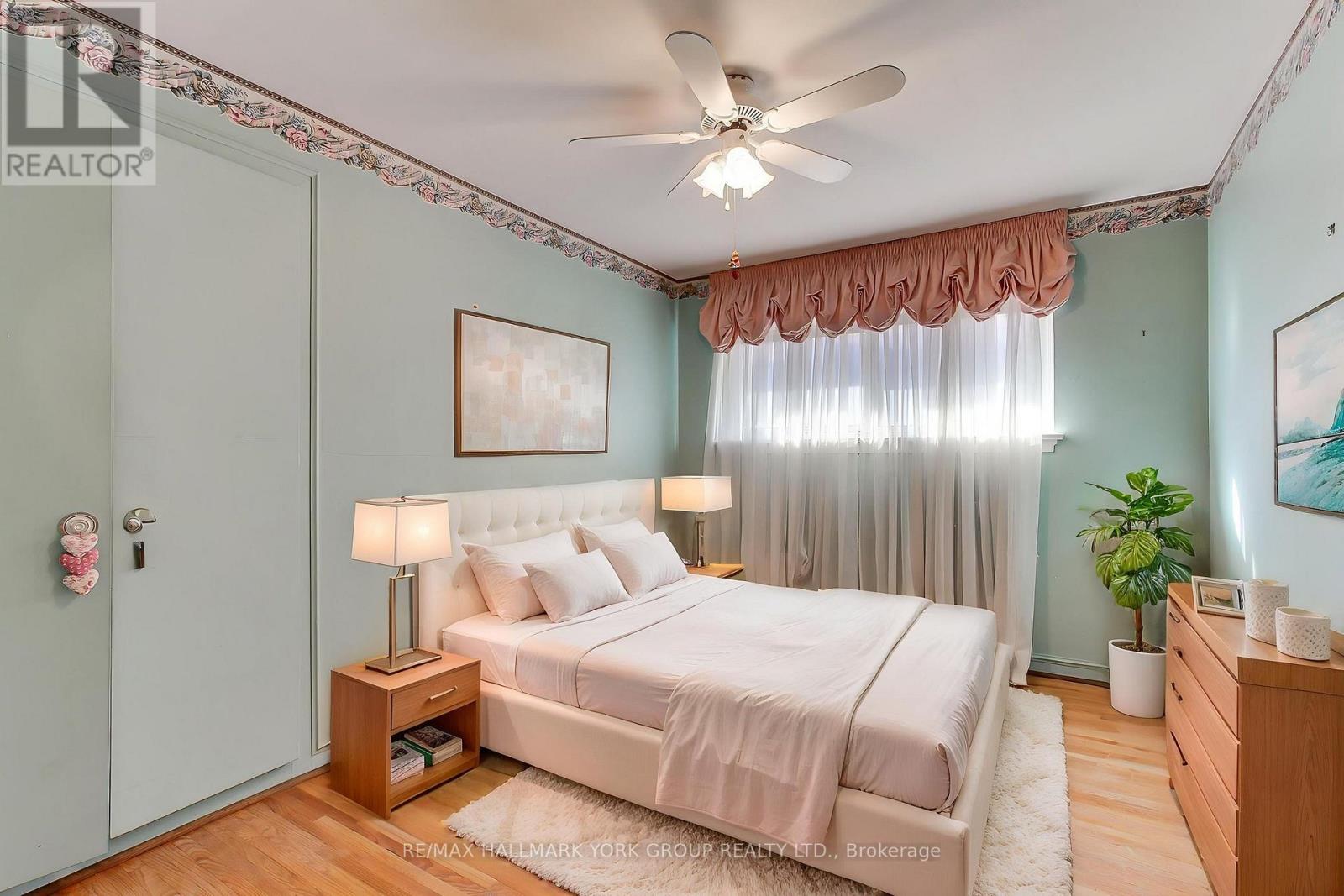10 Harefield Drive, Toronto, ON photo 21