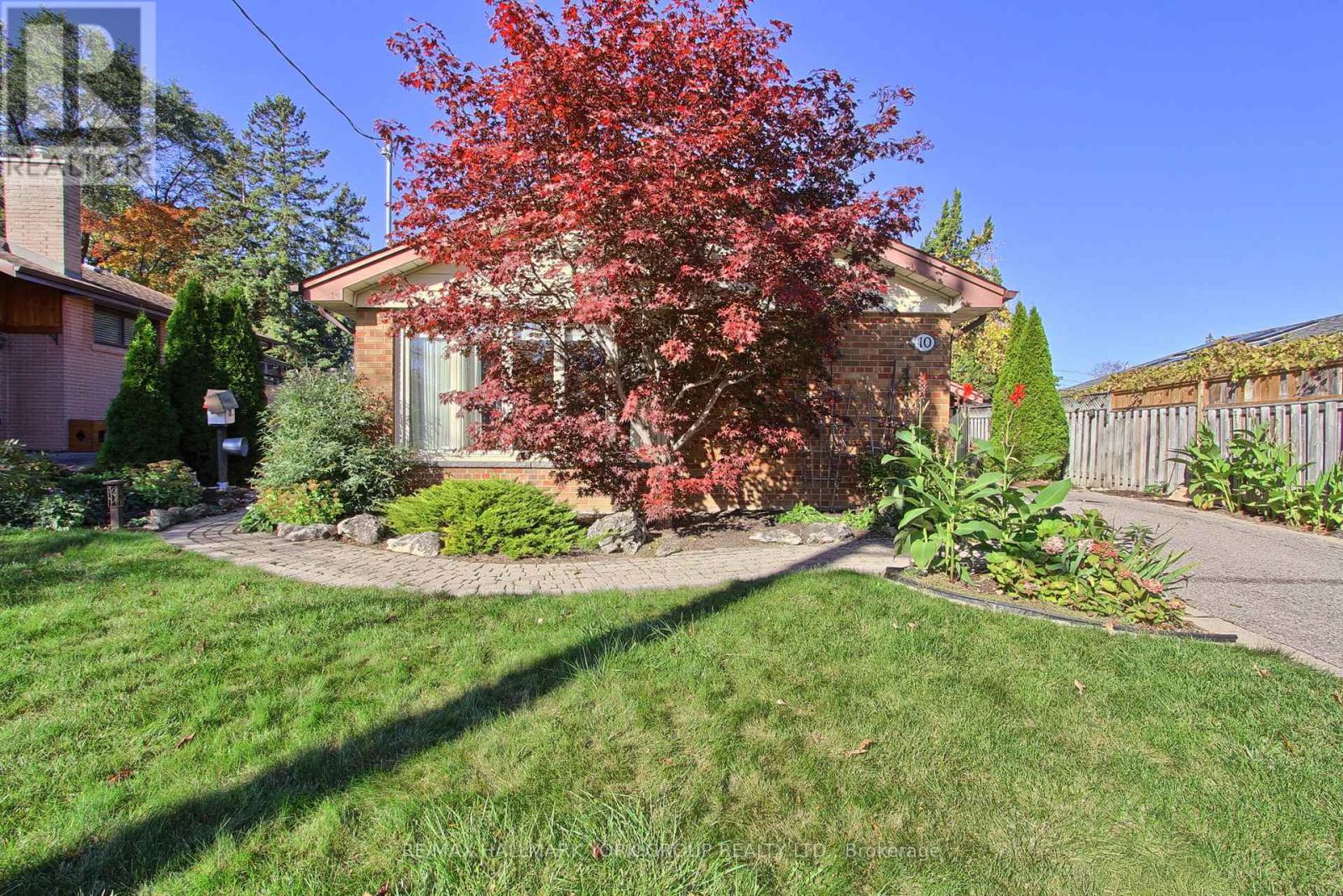 10 Harefield Drive, Toronto, ON photo 3