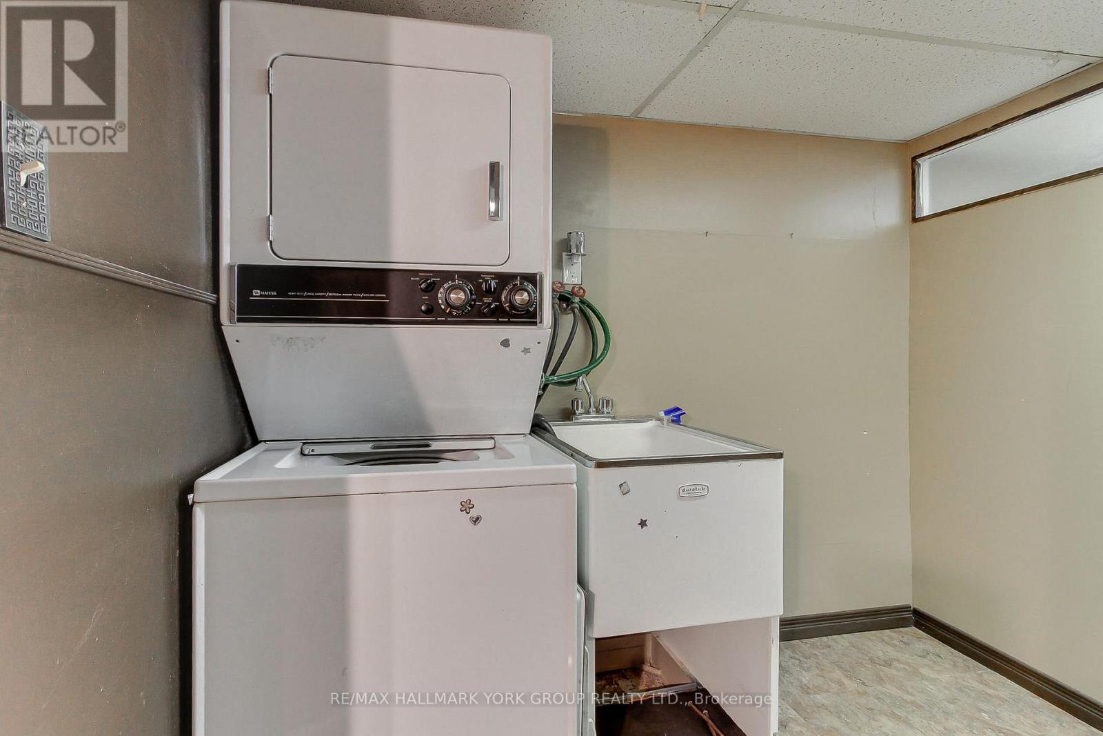 10 Harefield Drive, Toronto, ON photo 32