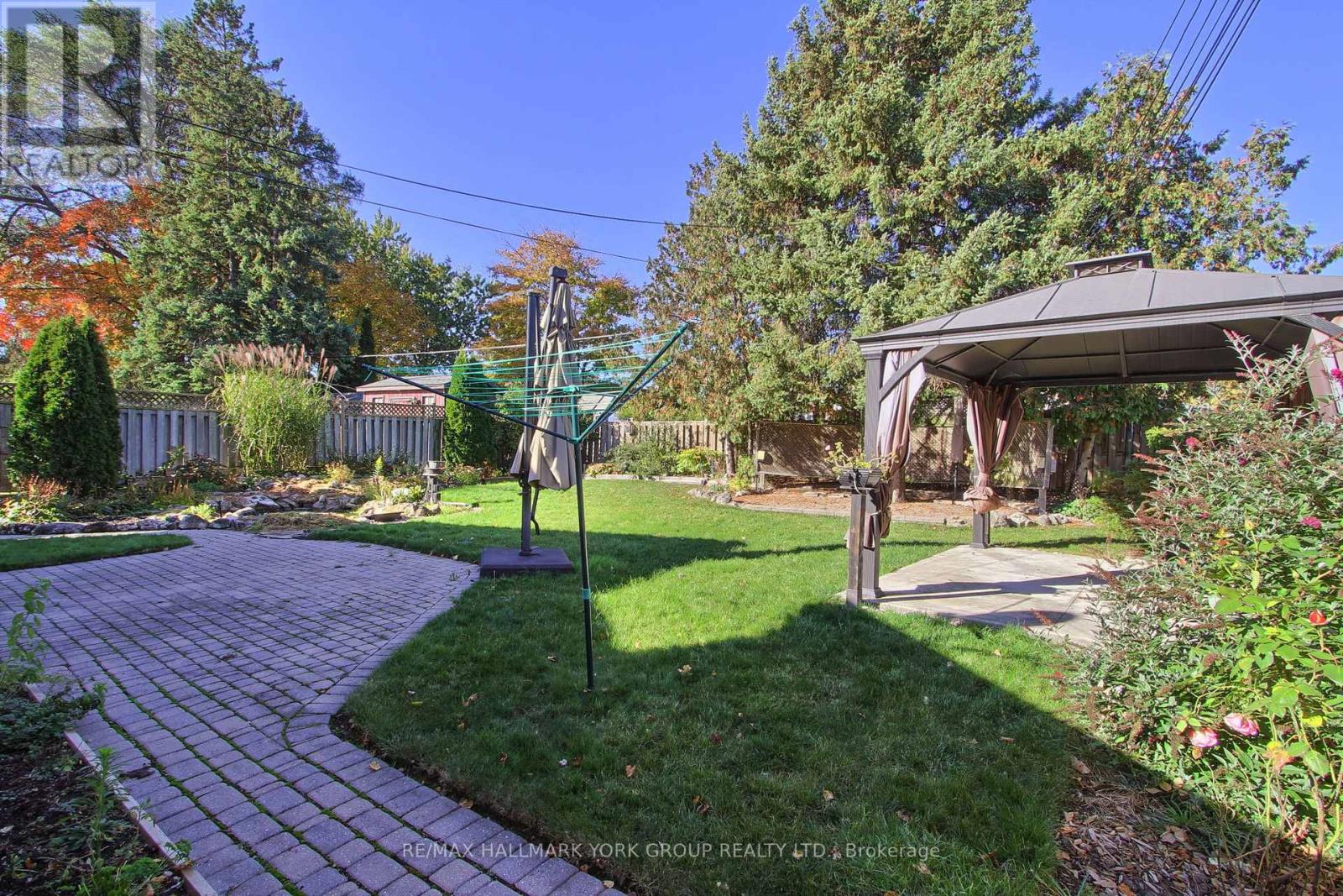 10 Harefield Drive, Toronto, ON photo 37