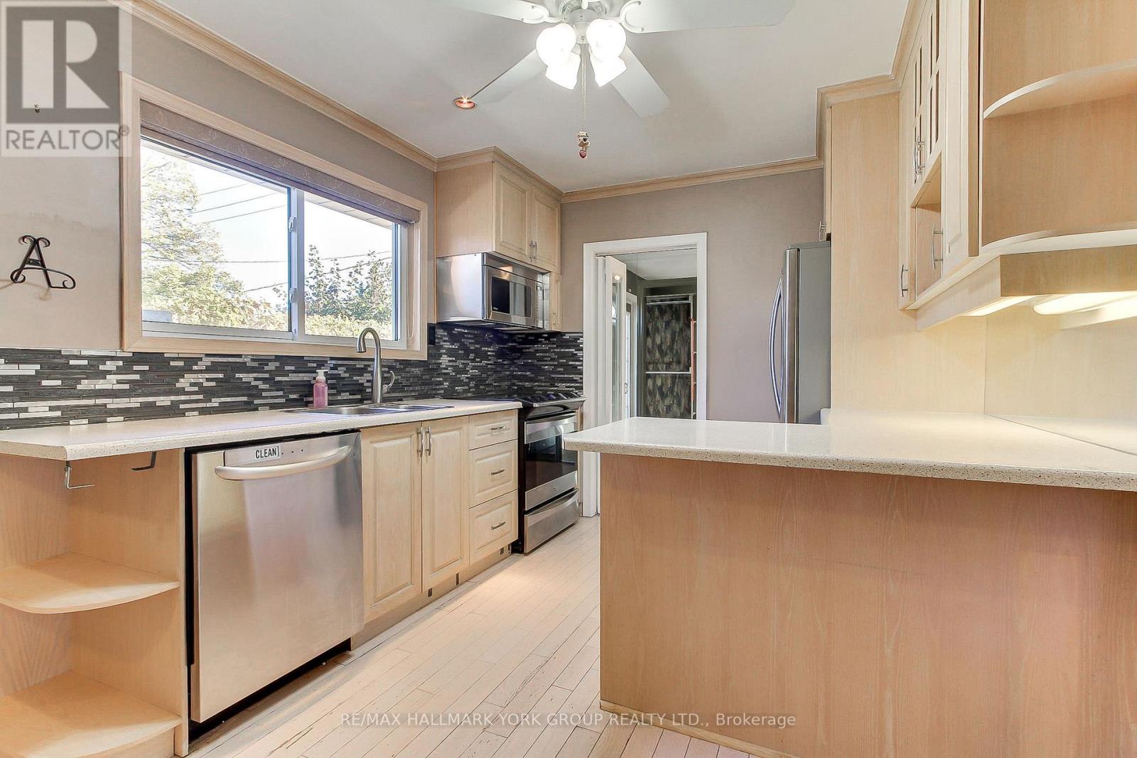 10 Harefield Drive, Toronto, ON photo 5