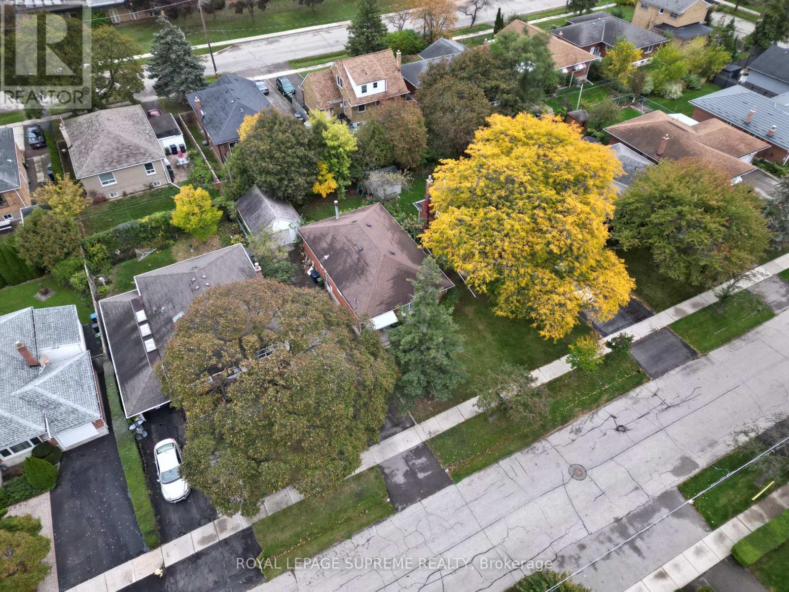 19 Bridgetown Drive, Toronto, ON photo 4