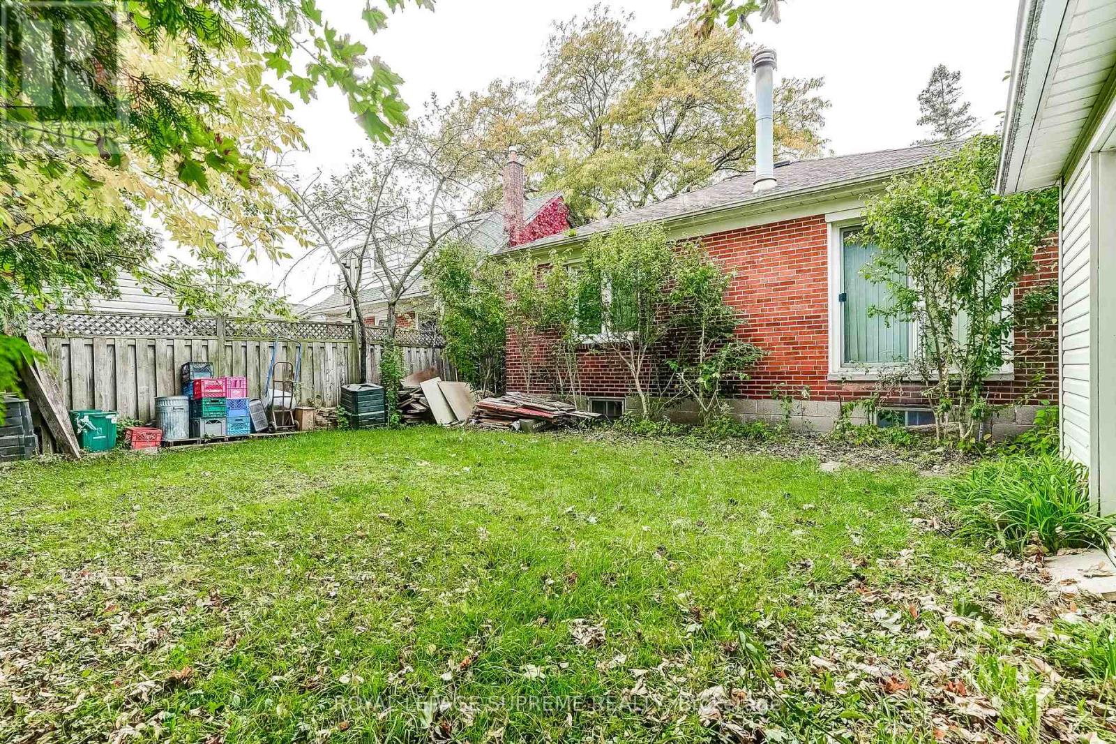 19 Bridgetown Drive, Toronto, ON photo 7