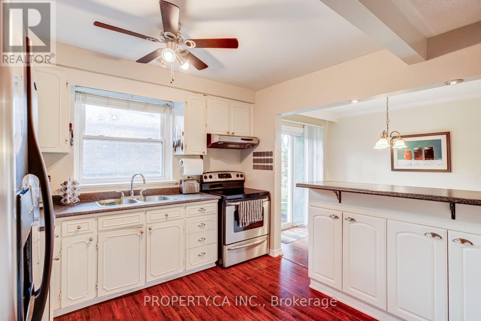 2302 Redfern Road, Burlington, ON photo 12