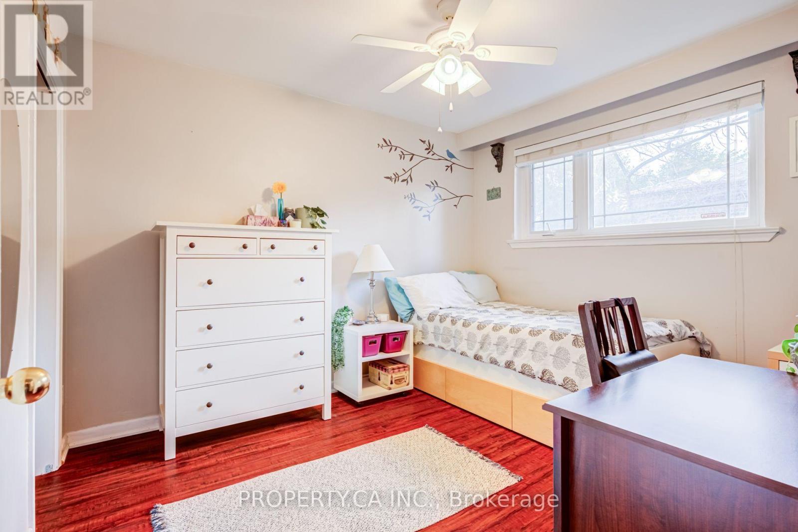 2302 Redfern Road, Burlington, ON photo 16