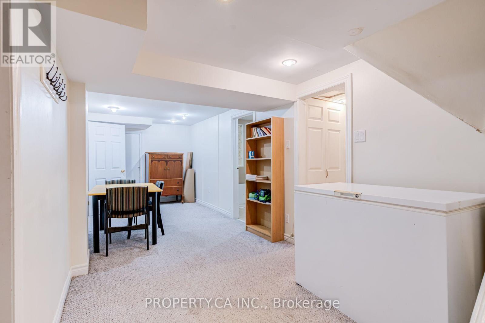 2302 Redfern Road, Burlington, ON photo 18