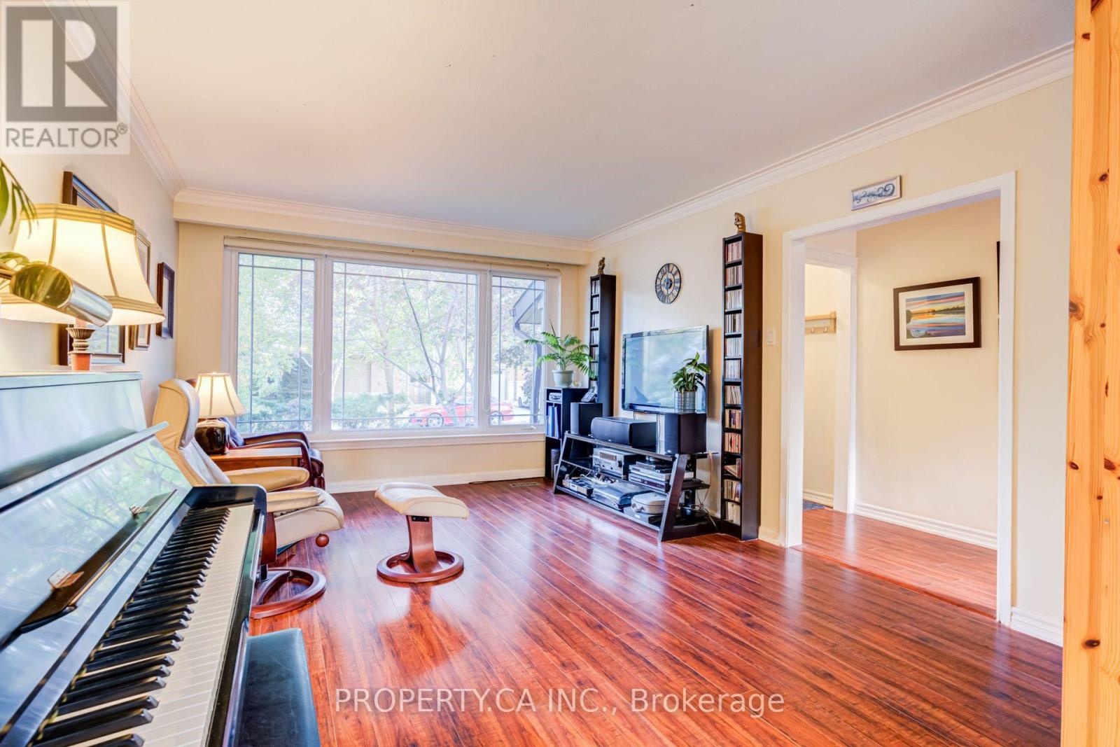 2302 Redfern Road, Burlington, ON photo 7