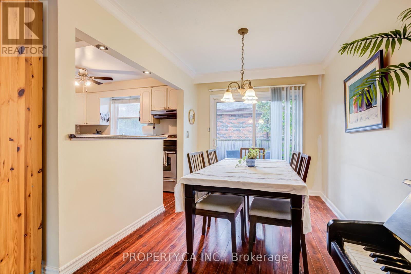 2302 Redfern Road, Burlington, ON photo 9