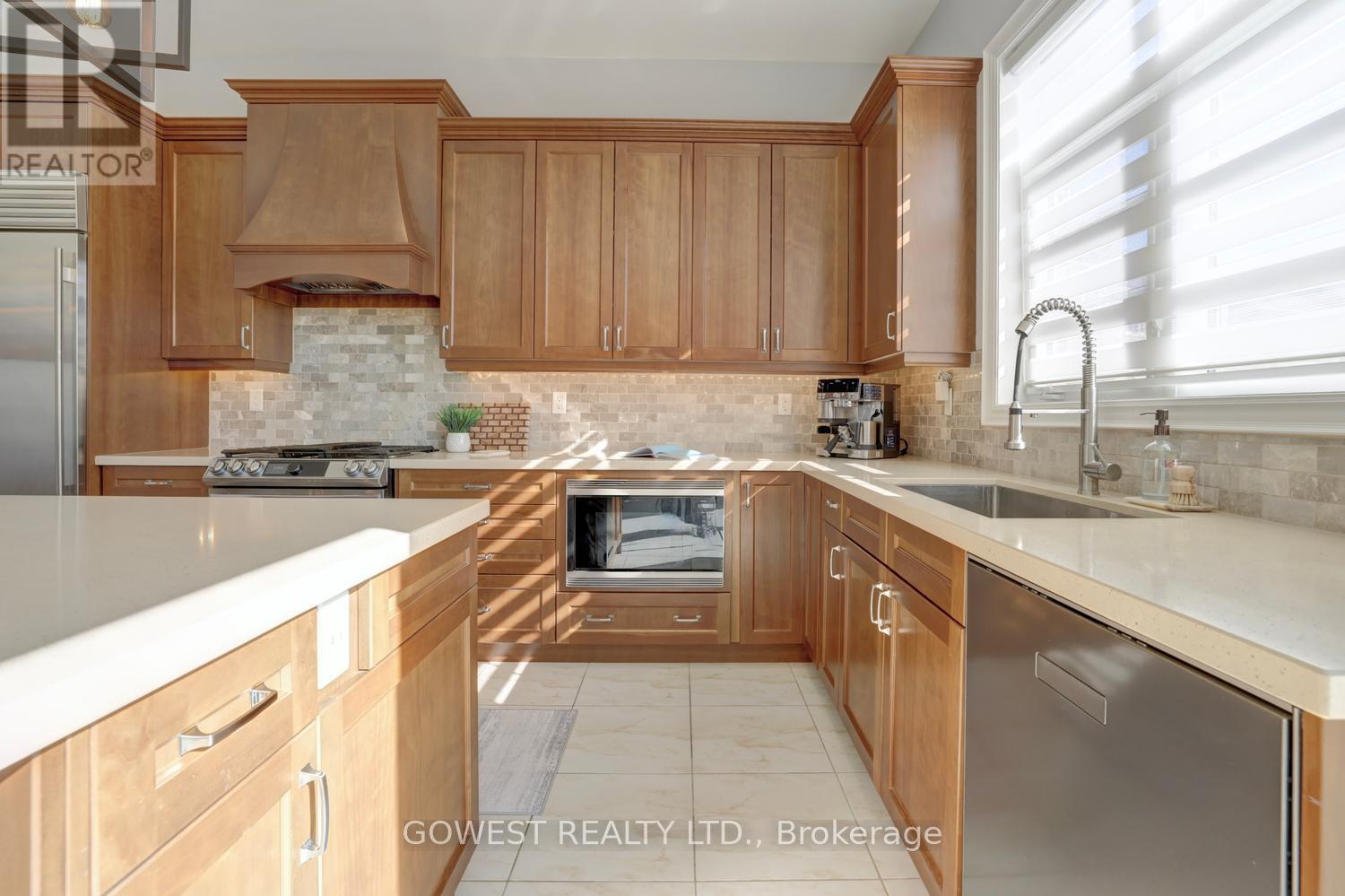 14 Threshing Mill Boulevard, Oakville, ON photo 15