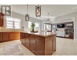 14 Threshing Mill Boulevard, Oakville, ON L6H0V7 Photo 16