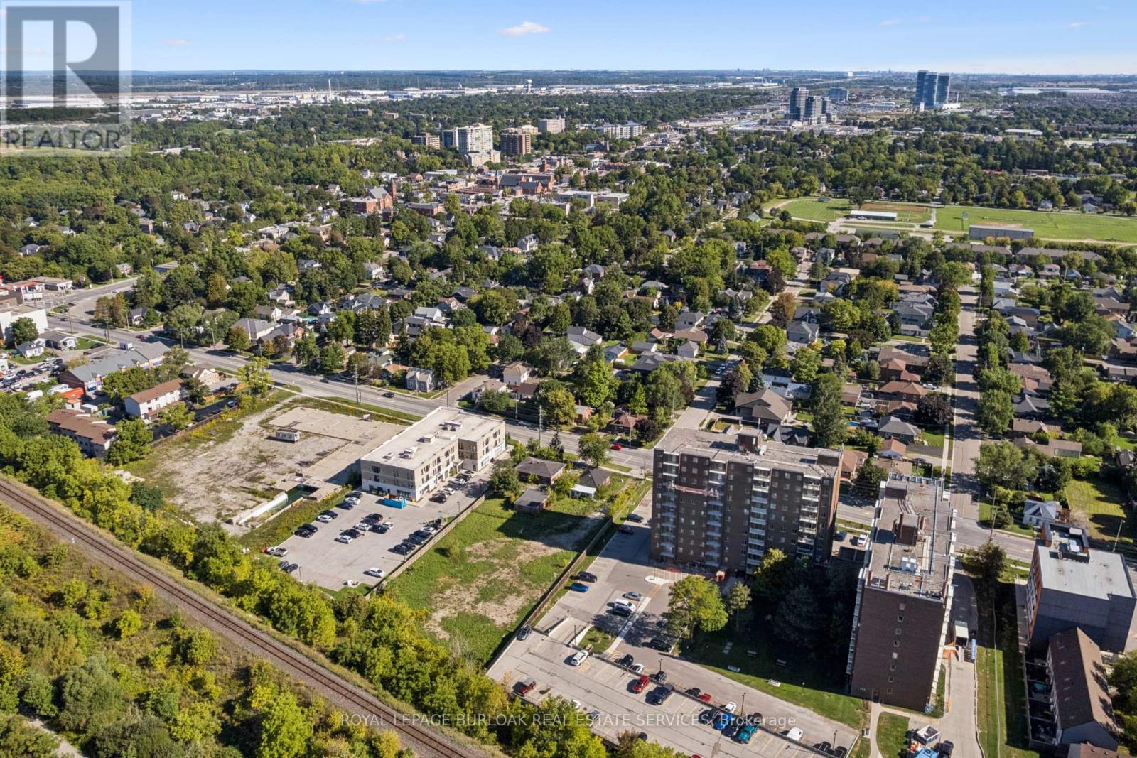 100 Bronte Street South, Milton, ON photo 16