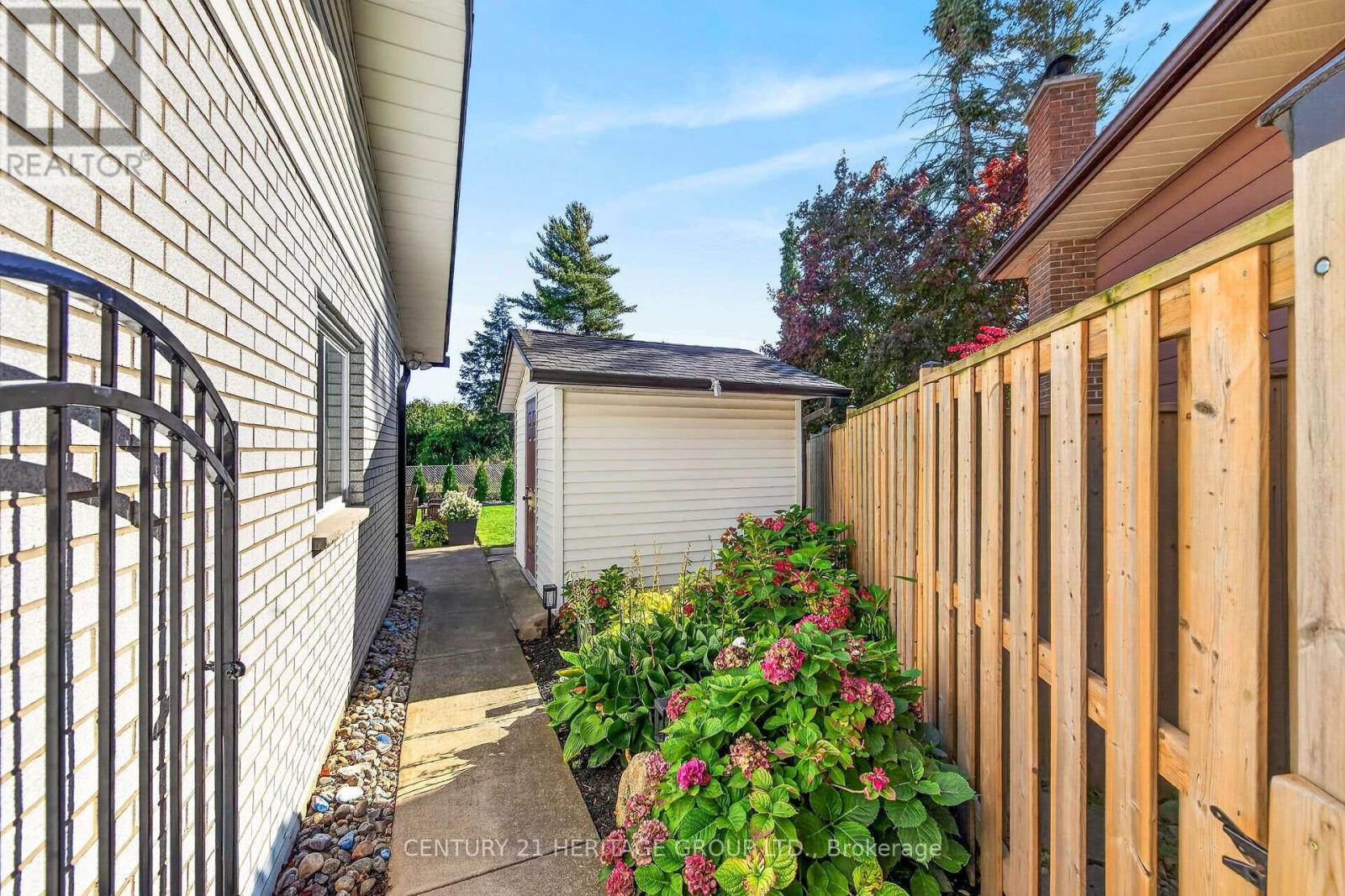 19 Meadowbrook Crescent, St. Catharines, ON photo 42