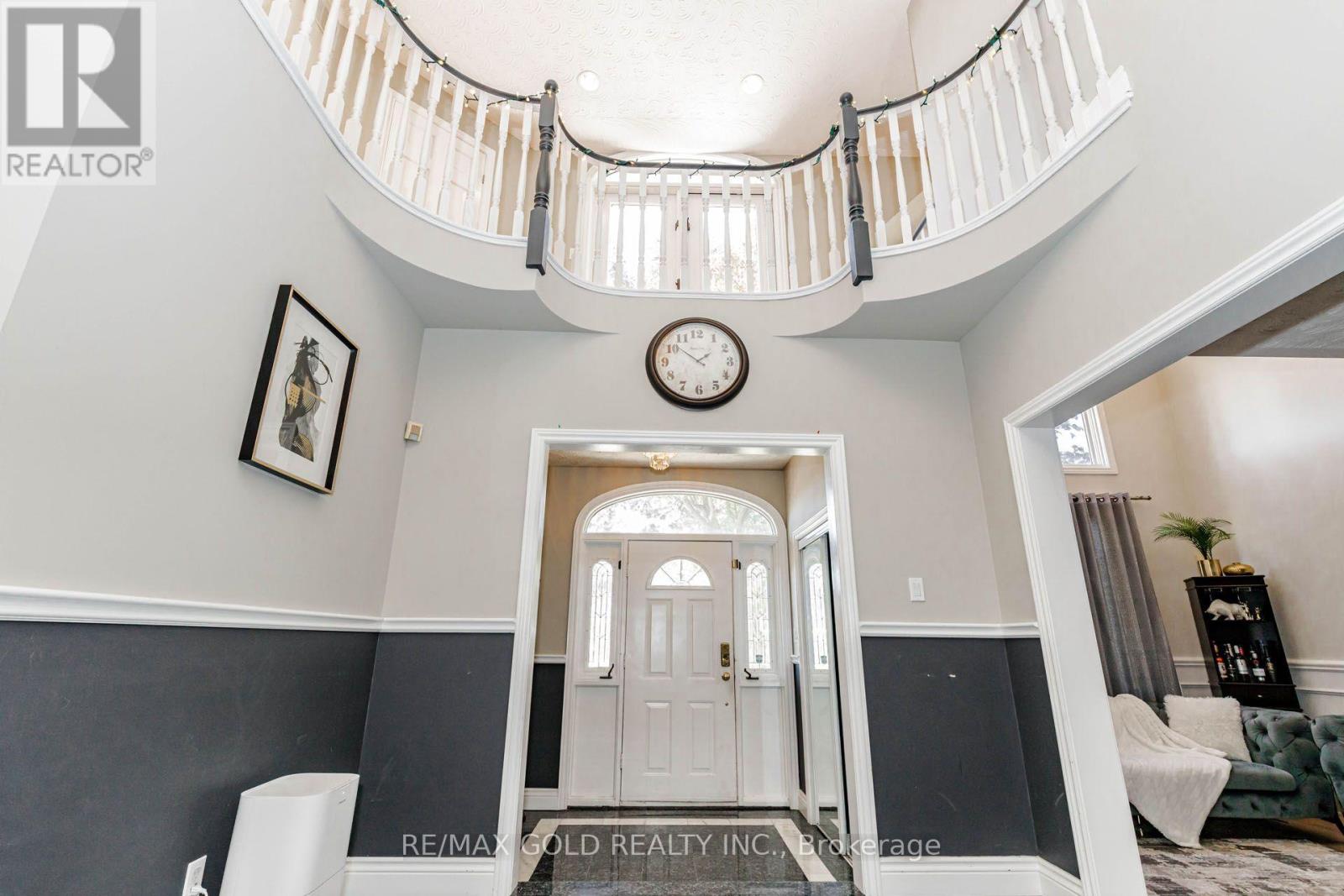108 Montmorency Drive, Hamilton, ON photo 3