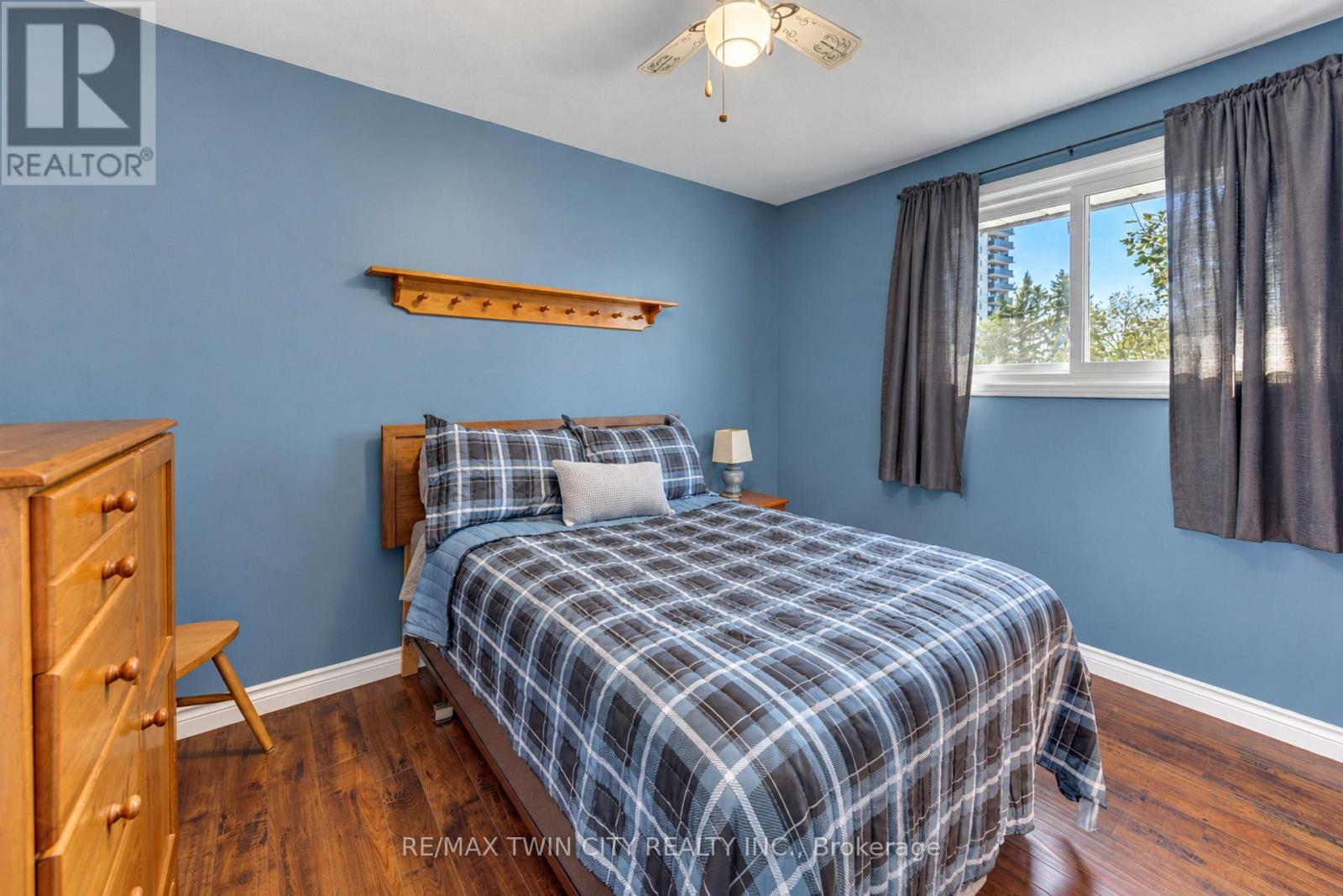 73 BELTON Drive, Kitchener, ON photo 20