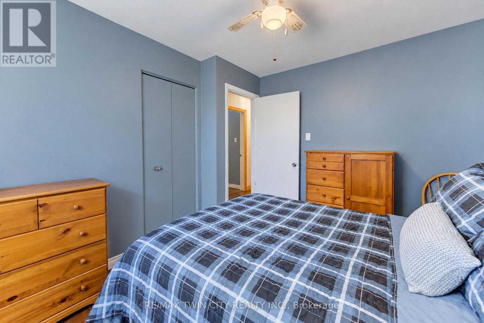 73 BELTON Drive, Kitchener, ON photo 21