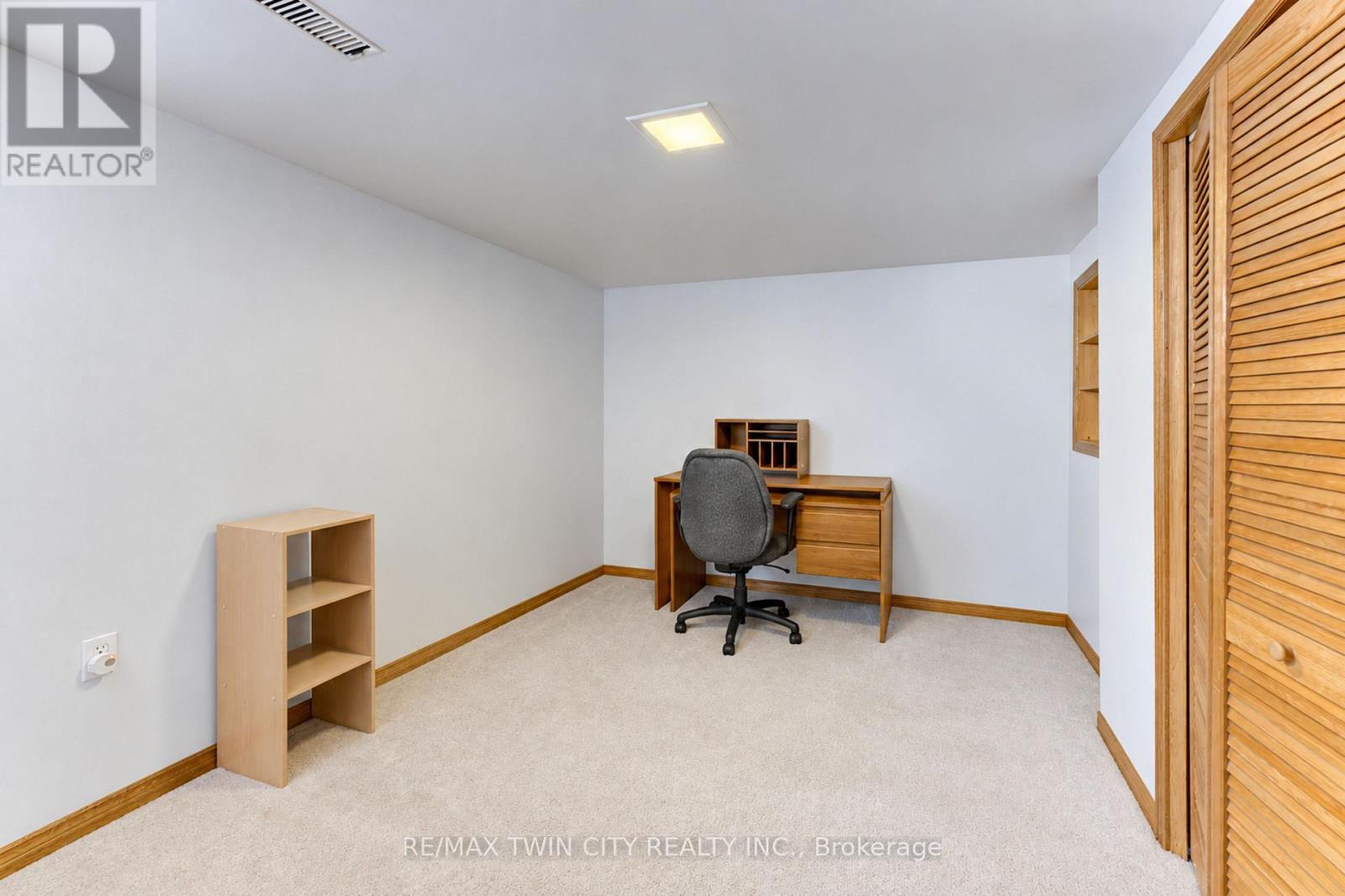 73 BELTON Drive, Kitchener, ON photo 30