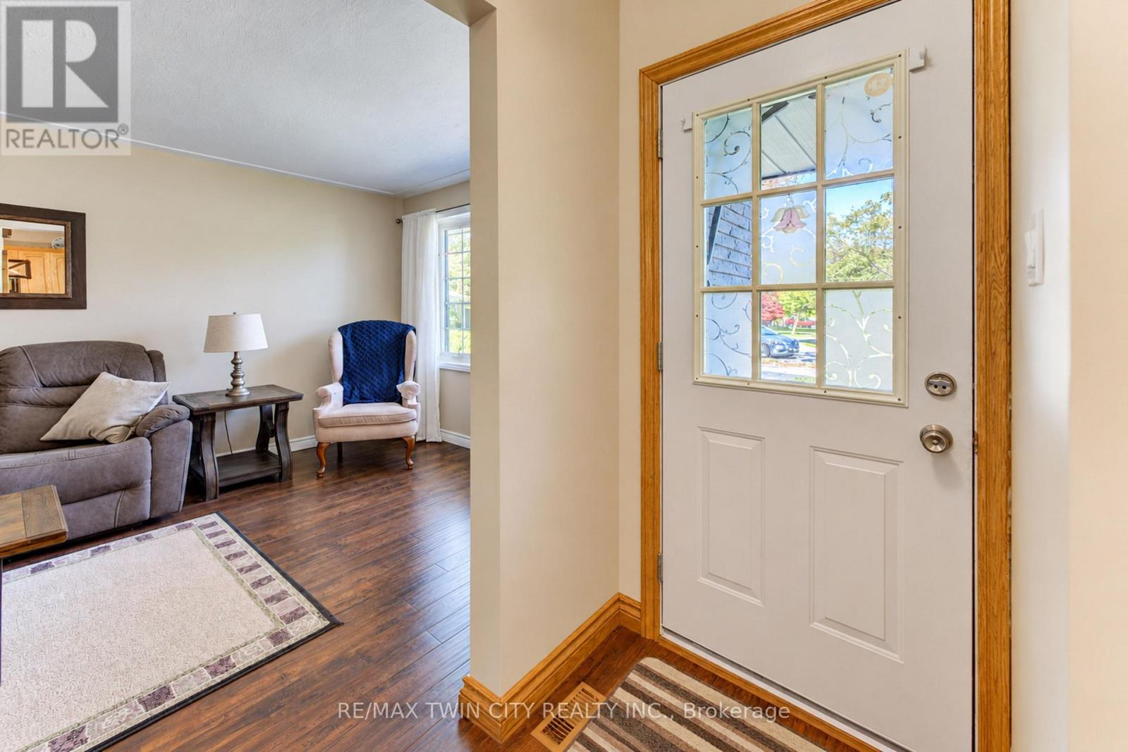 73 BELTON Drive, Kitchener, ON photo 5