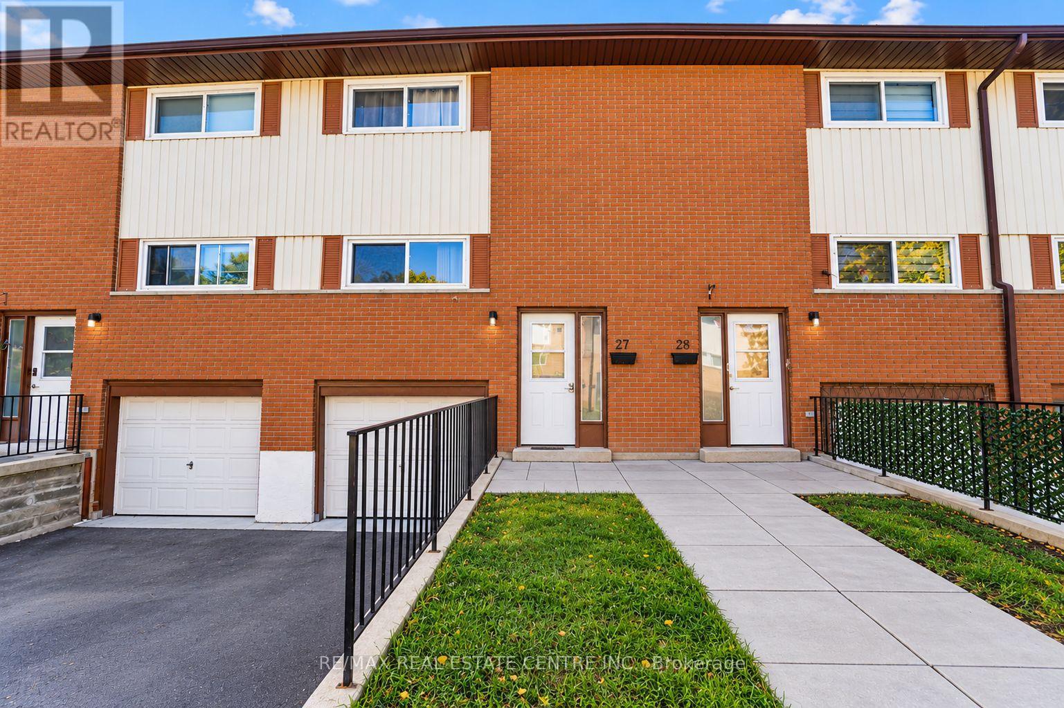 27 Woodman Drive North, Hamilton, ON