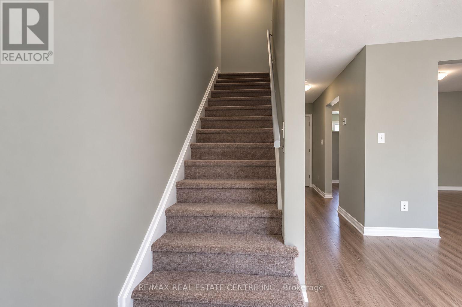 27 Woodman Drive North, Hamilton, ON photo 16