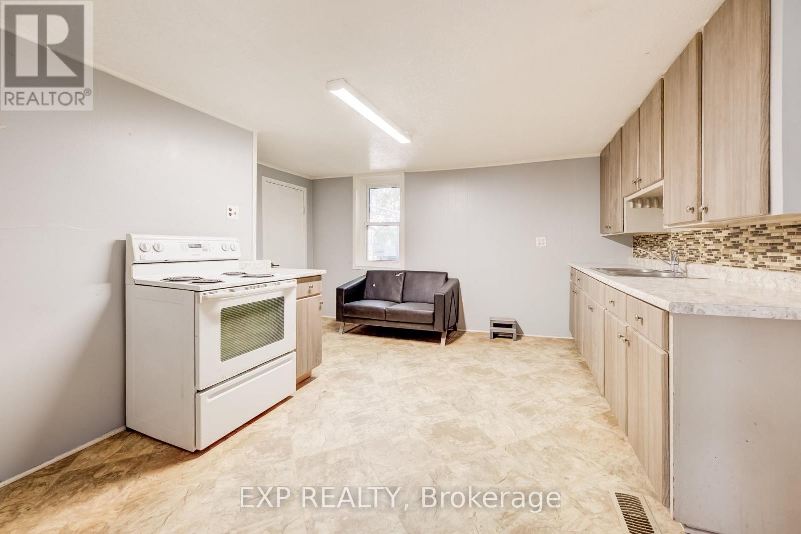 745 Binning Street West, North Perth, ON photo 10