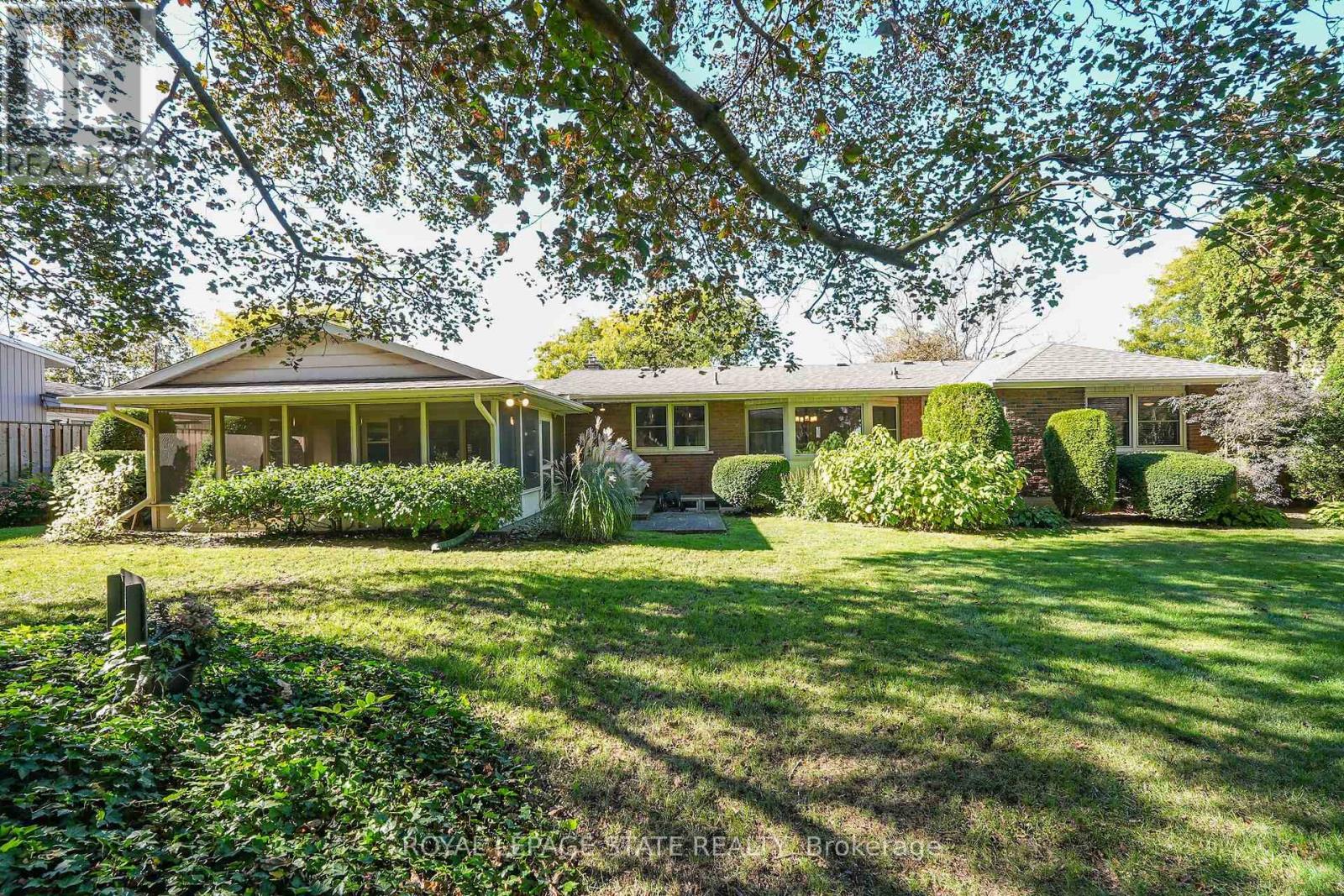 12 Baker Road North, Grimsby, ON photo 42