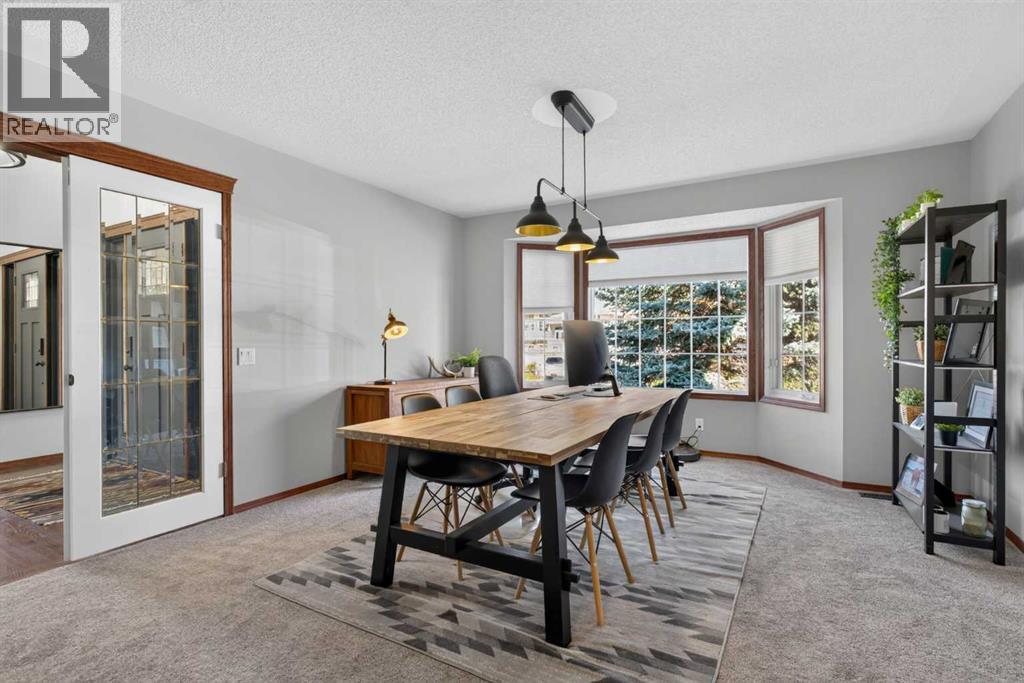 38 West Mitford Crescent, Cochrane — photo 6