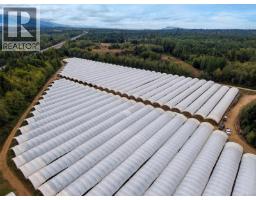 820 Corcan Rd, Qualicum Beach, BC V9K2E9 Photo 9