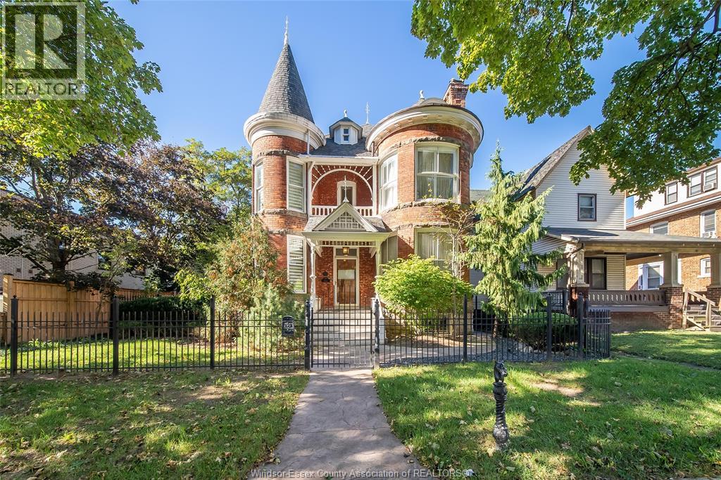719 VICTORIA, Windsor — photo 3